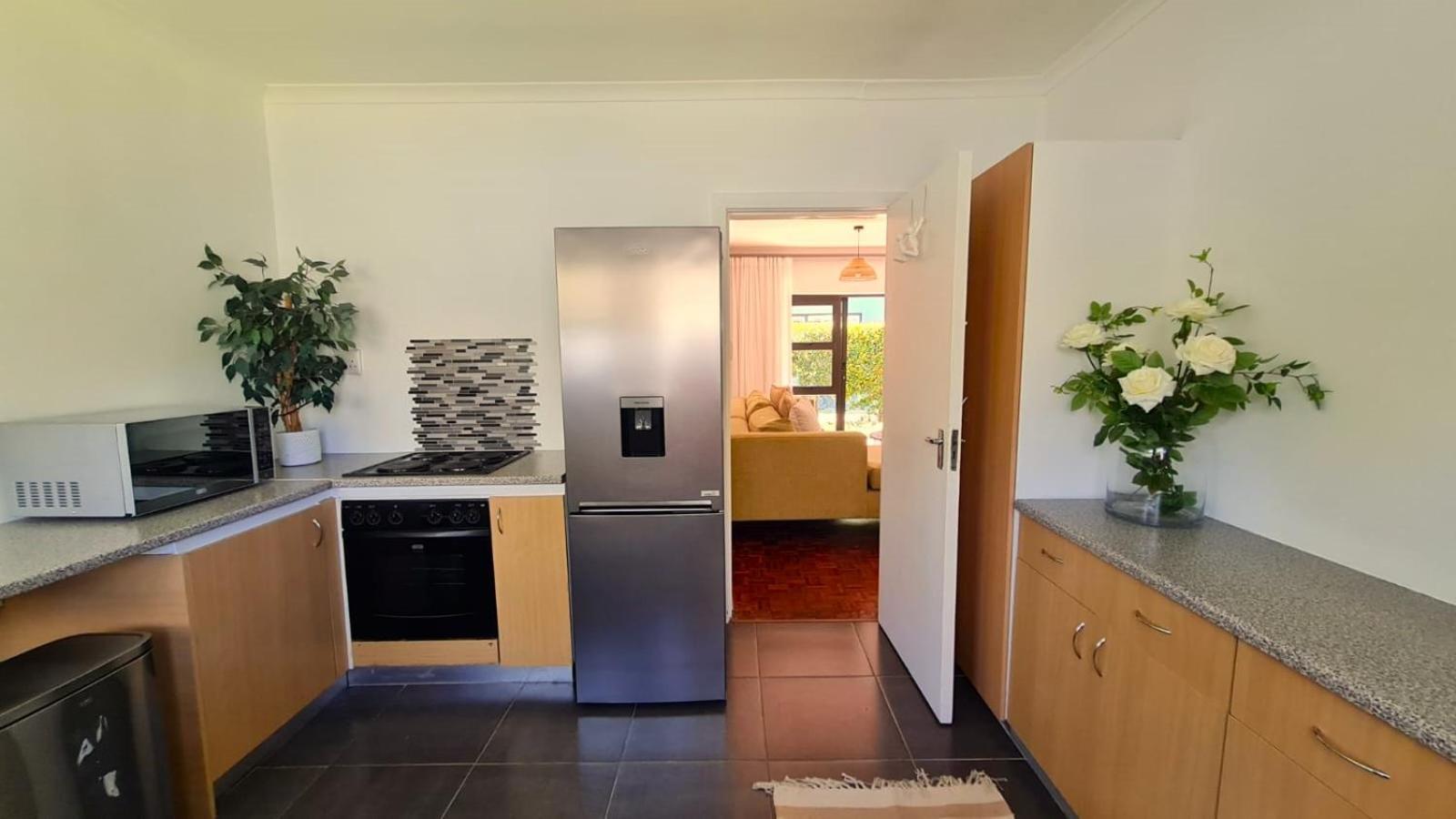 2 On Lismore Guesthouse Tokai Extérieur photo
